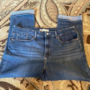 LEVI'S Signature Mid Rise Capri Cuffed Denim Capri Jeans